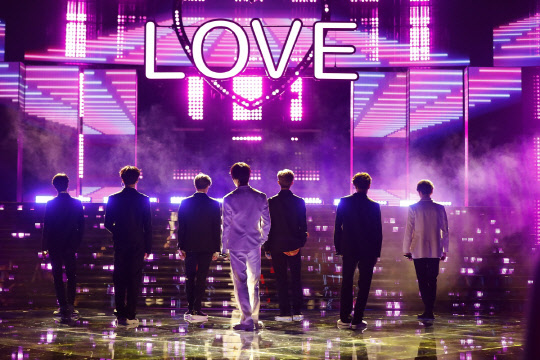 방탄소년단, 美 NBC '더 보이스' 파이널 게스트 출연 [사진 제공=Trae Patton/NBC]